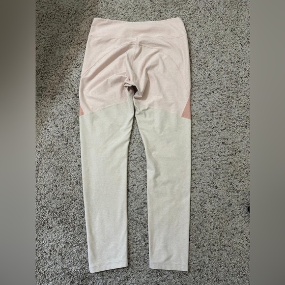 Outdoor Voices 3/4 Warmup Leggings Rose Quartz/Terracotta Size L - Picture 9 of 11